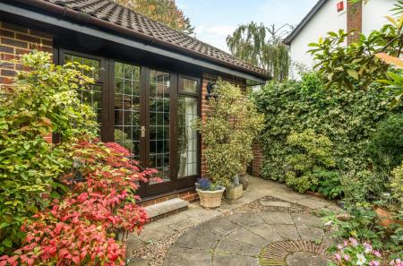 1369036-9-68f20f1...