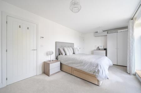 1361236-27-68ff81...