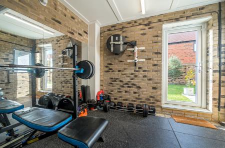 1361236-8-68ff7fb...