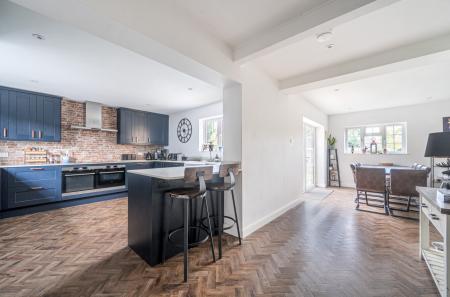 1374106-16-6903c7...