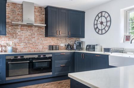 1374106-17-6903c7...