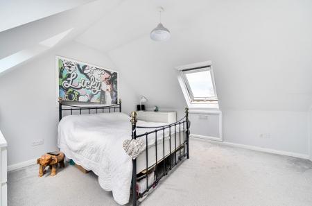 1374717-13-690b46...