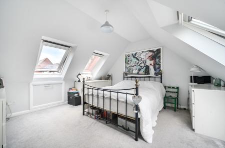 1374717-14-690b46...