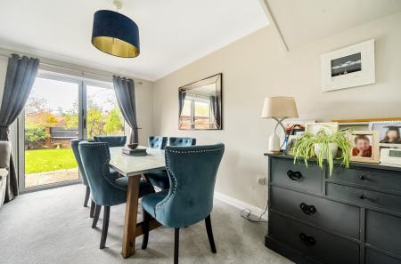 1374717-27-690b49...