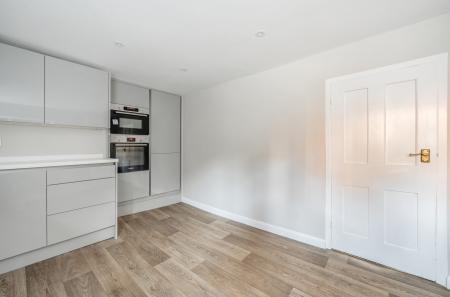 1382996-6-691f05f...