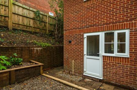 1375465-7-690b60c...