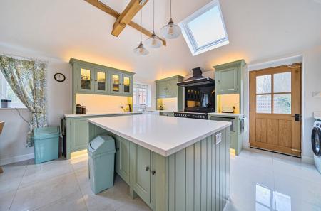 1389384-28-694001...