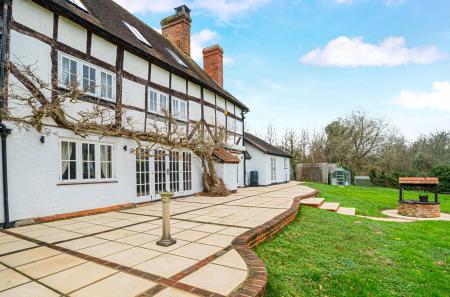 1389384-4-6940000...