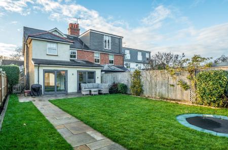 1372354-5-691cae7...