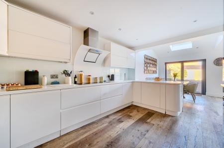 1372354-17-691cae...