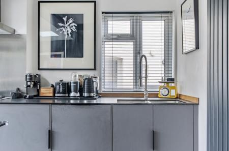 1399942-9-69690ec...