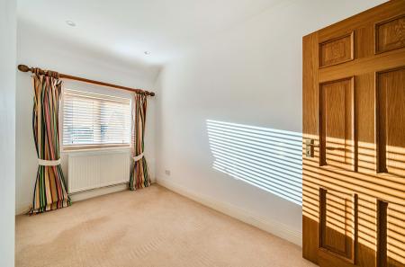 1394143-37-69456e...