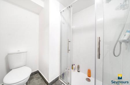 Gf Shower Room