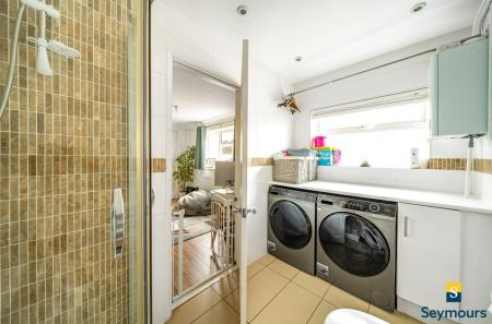 Utility/Shower Room