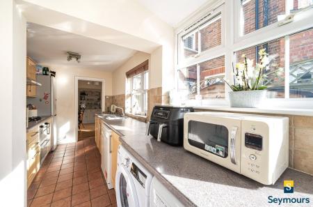 Ample Worktop Space