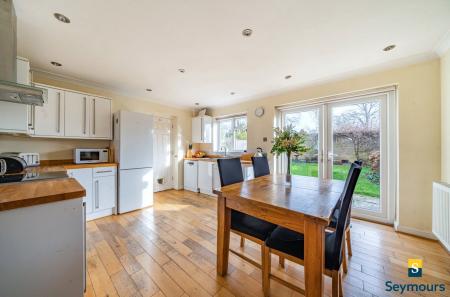 Kitchen/Dining