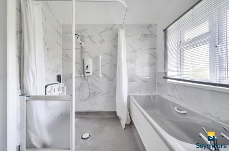 Bath/Wet Room