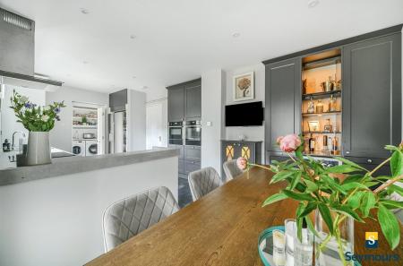 Dining/Kitchen
