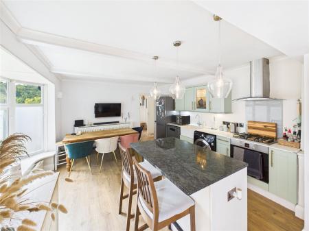 Kitchen/Dining