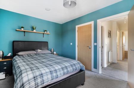 1318894-7-686b68d...