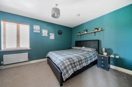 1318894-4-686b68c...