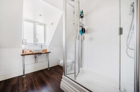 1318894-6-686b68c...