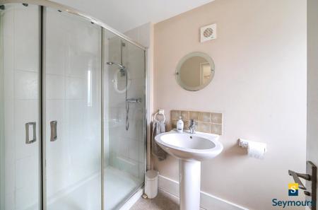Gf Shower Room