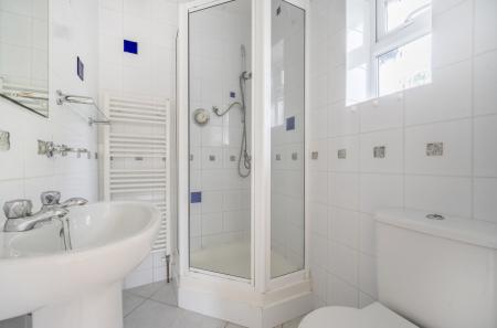 1347782-9-68b7173...