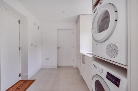 1397608-34-695fd3...