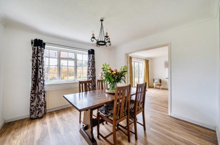 1397854-10-6978b3...