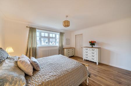 1397854-19-6978b5...