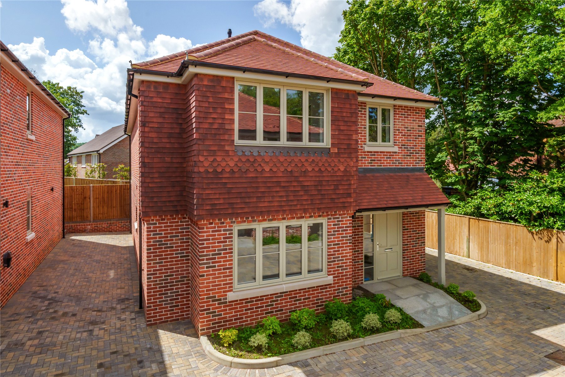 3 bedroom Detached House for sale in Leatherhead