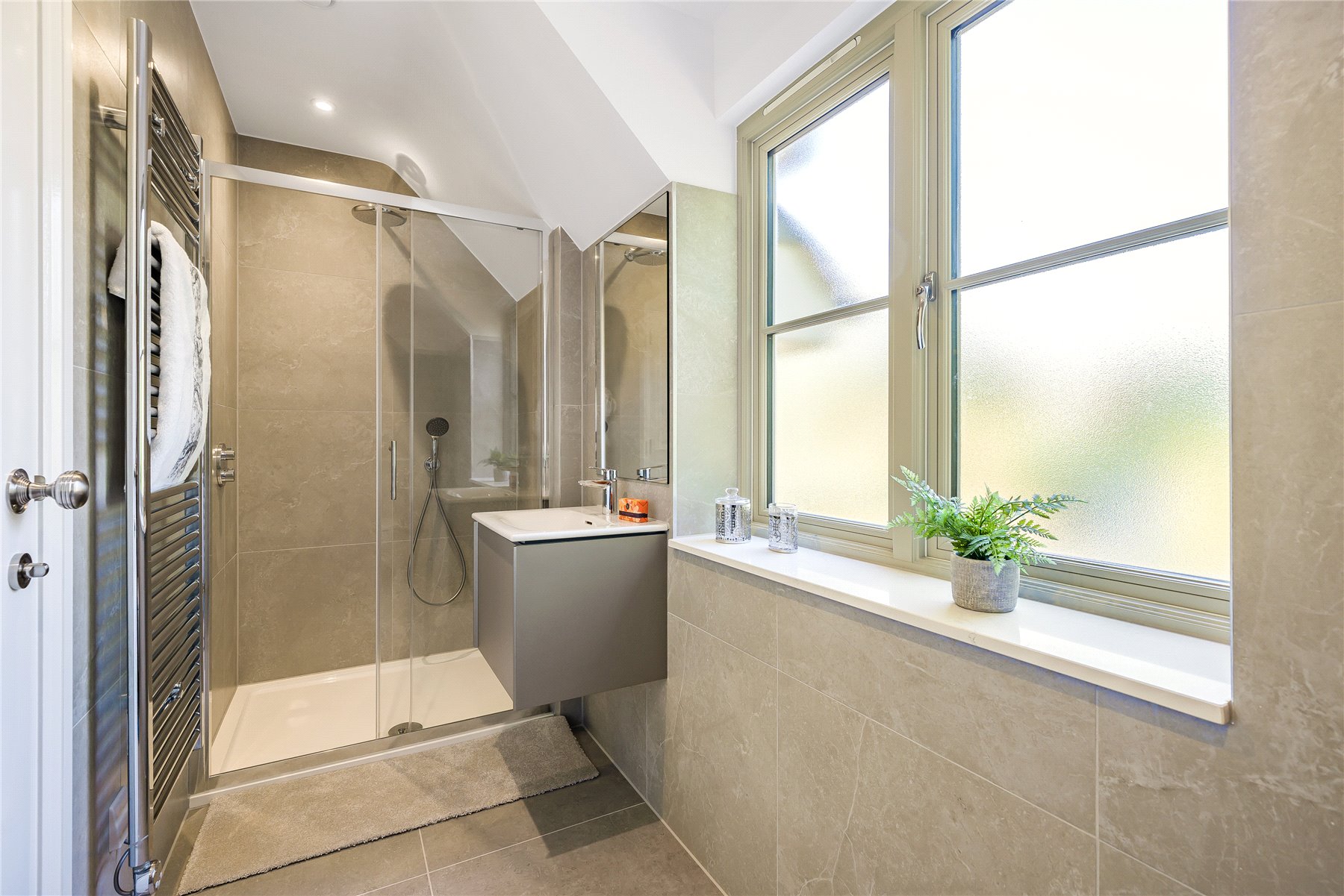 3 bedroom Detached House for sale in Leatherhead