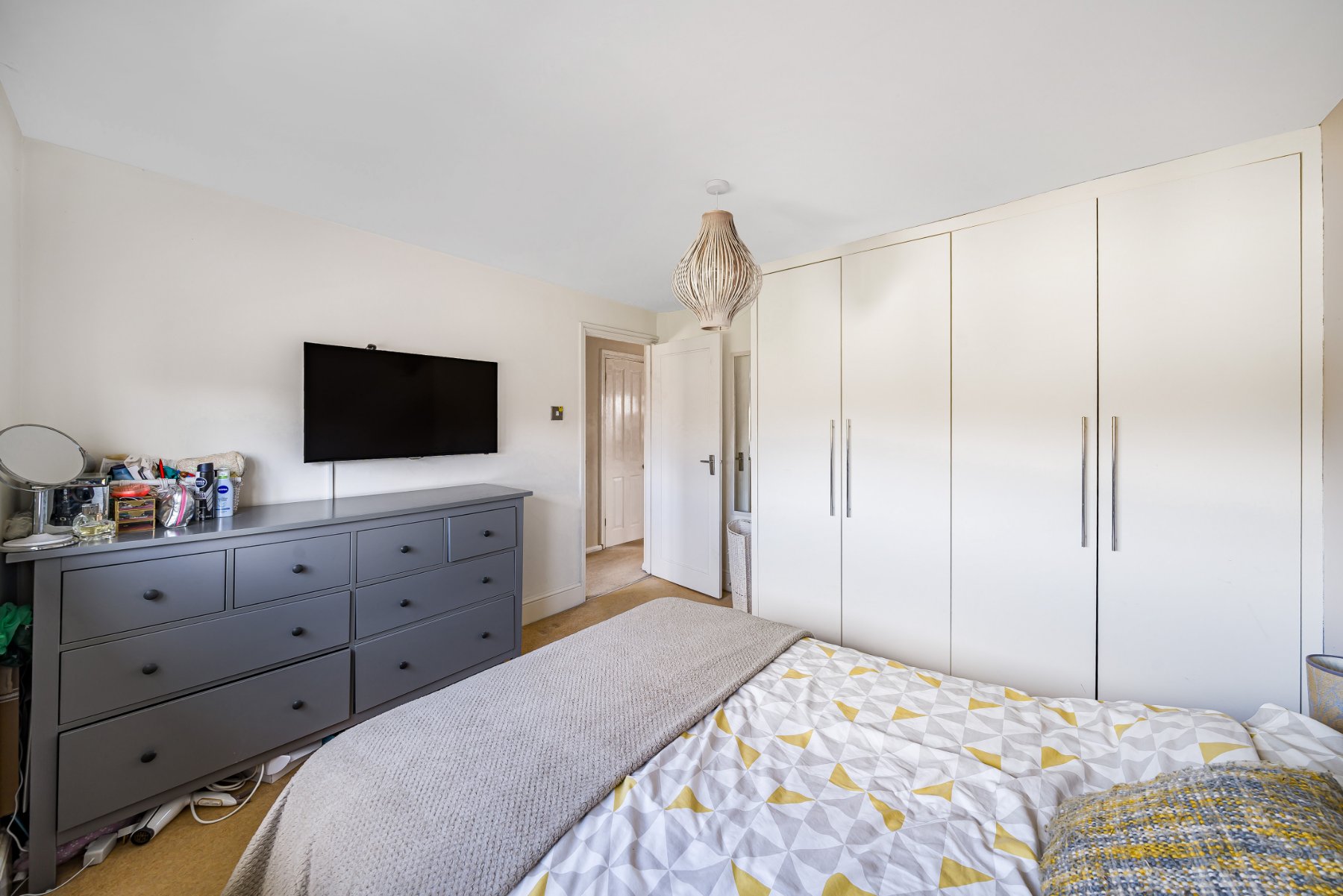 3 bedroom SemiDetached House for sale in New Haw