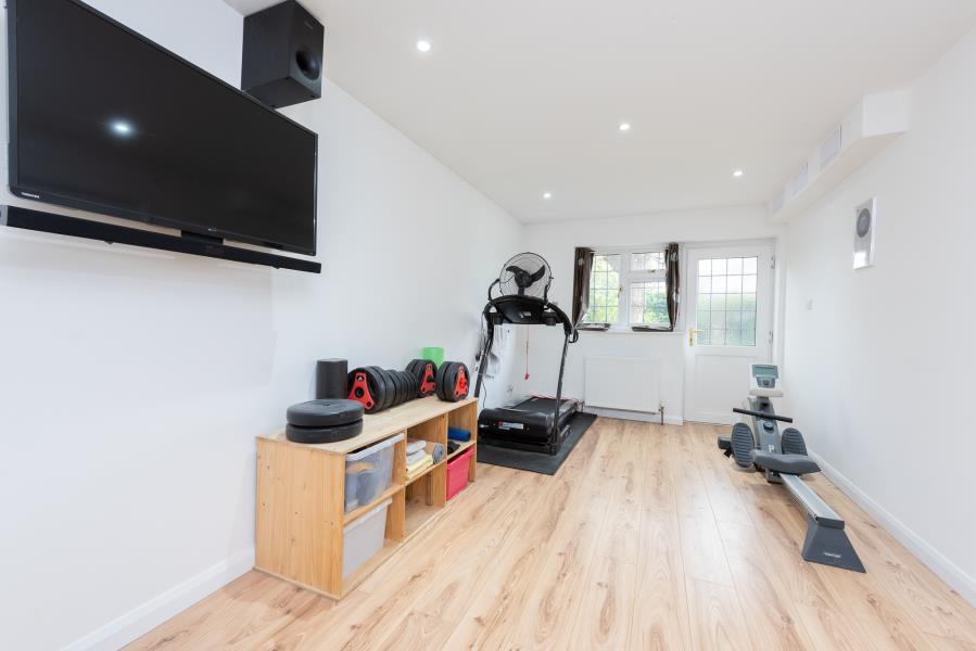 5 bedroom house for rent in Horsell