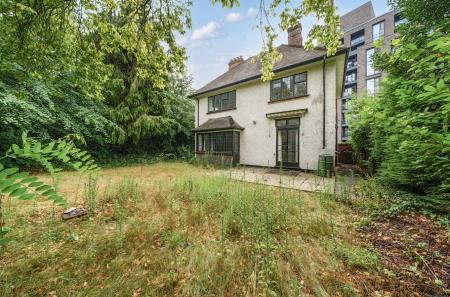 1333986-4-688b76f...