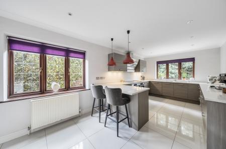1310546-5-686bd61...