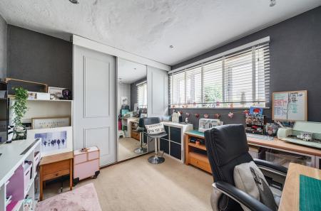 1333452-12-688b99...