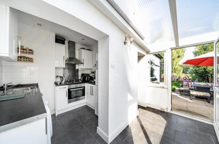 1339886-9-689b6a2...