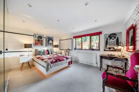 1365139-11-68e774...