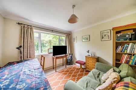 1369346-8-68f0e17...