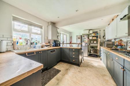 1360568-9-68dc0dc...