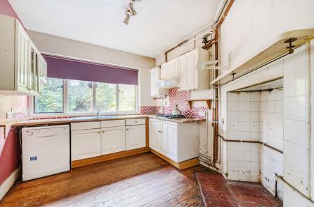 1370775-8-68fb631...