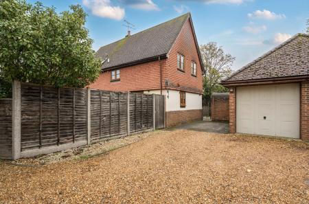 1373149-1-6904ae3...