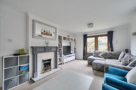 1373149-8-6904ae6...