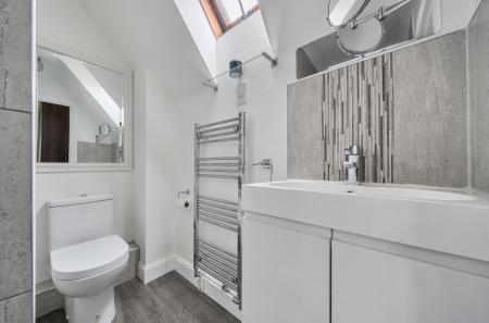 1373149-15-6904ae...