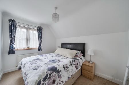 1373149-14-6904ae...