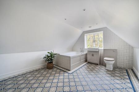 1377031-7-690e041...