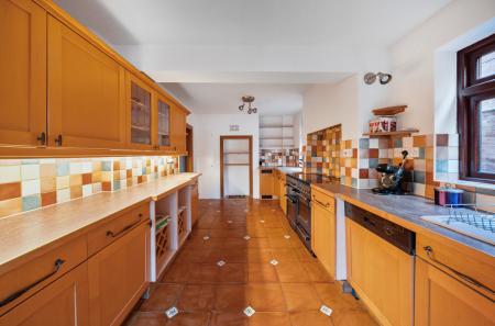 1380161-5-6911ba2...