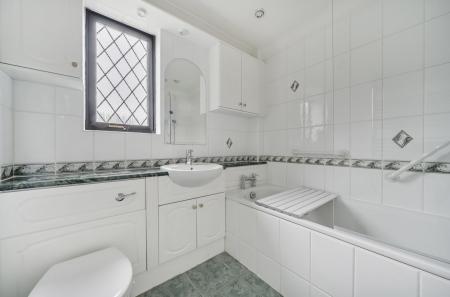 1376730-21-690c8a...